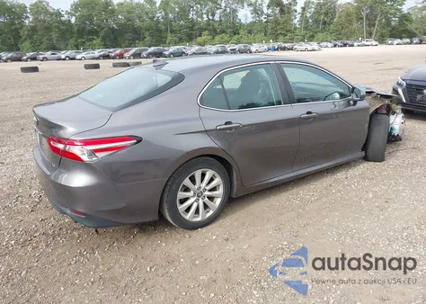 2019 Toyota Camry Le z USA, uszkodzony, nr VIN 4T1B11HKXKU260141